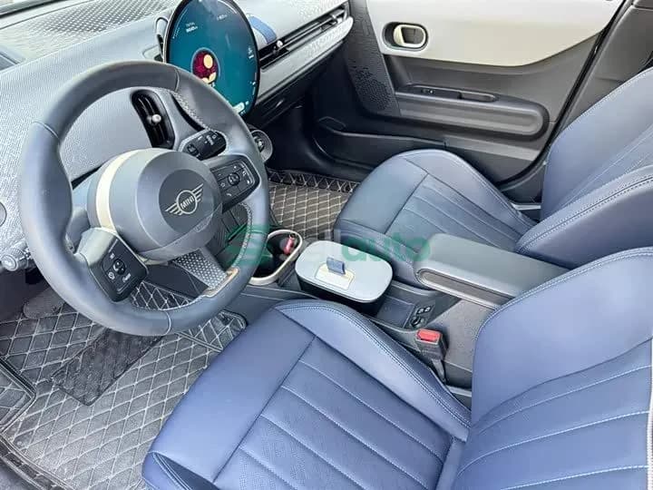 BMW MINI 2024 7
