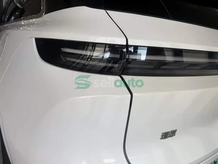 Li Auto L6 2024 11