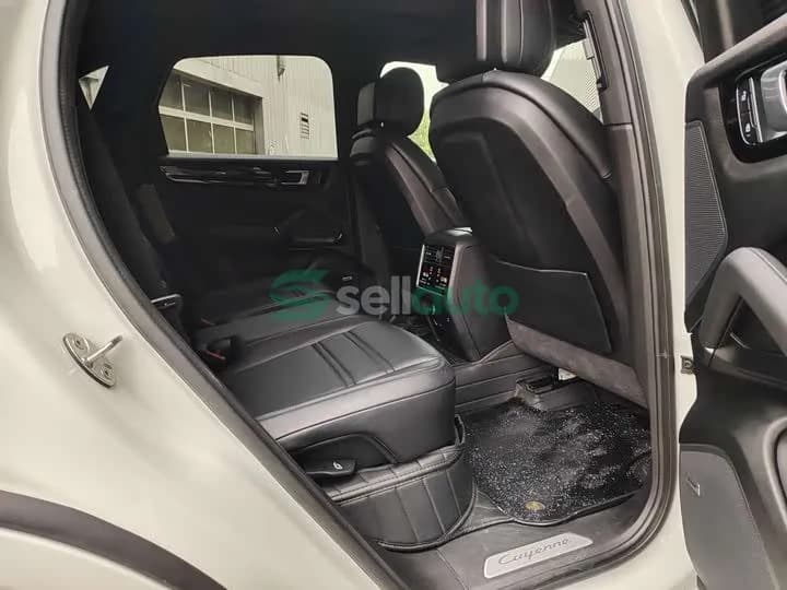 Porsche Cayenne 2022 10