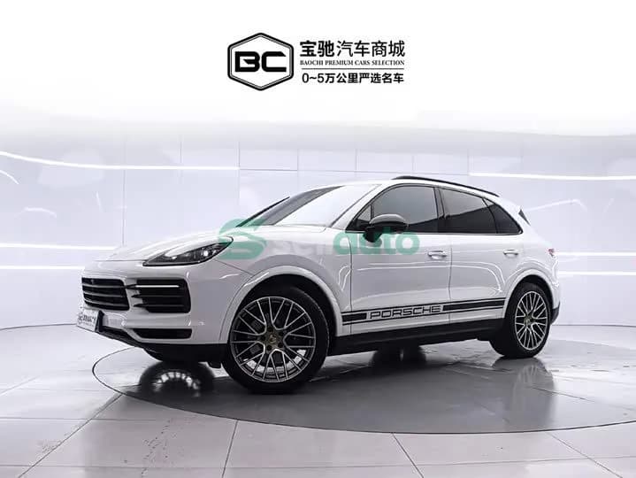 Porsche Cayenne 2024 1