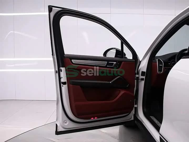 Porsche Cayenne 2024 11