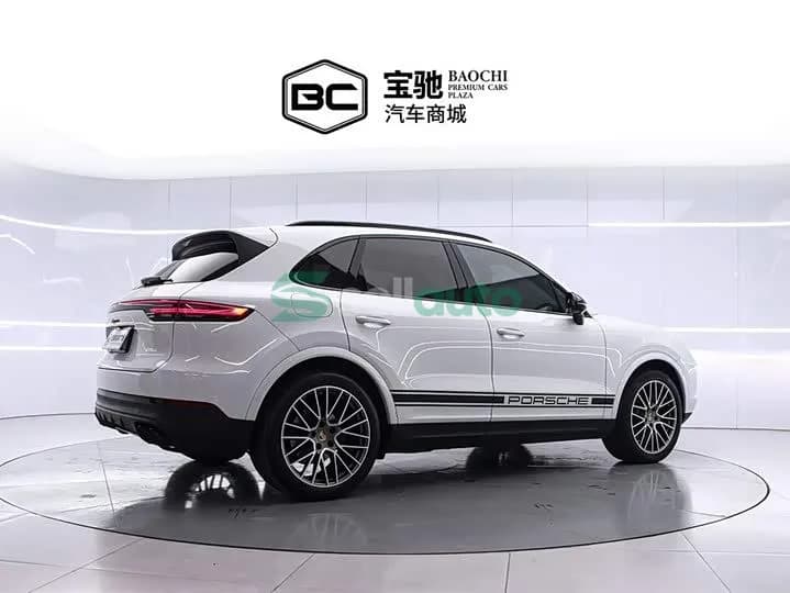 Porsche Cayenne 2024 3