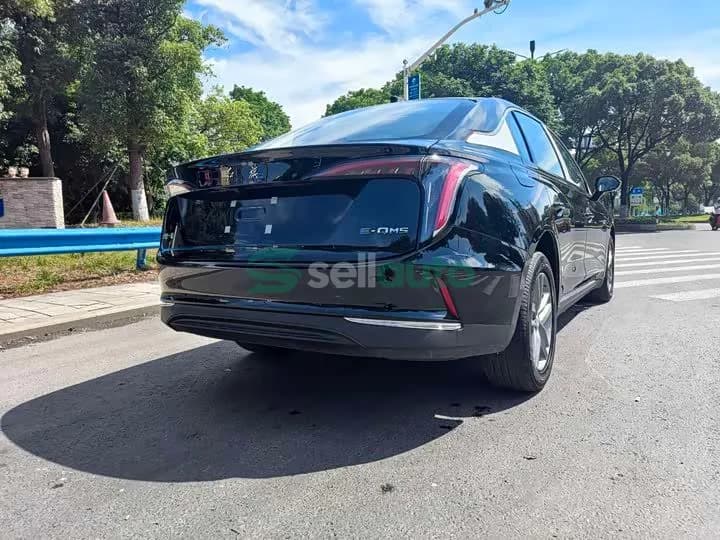 FAW Hongqi E-QM5 2025 13