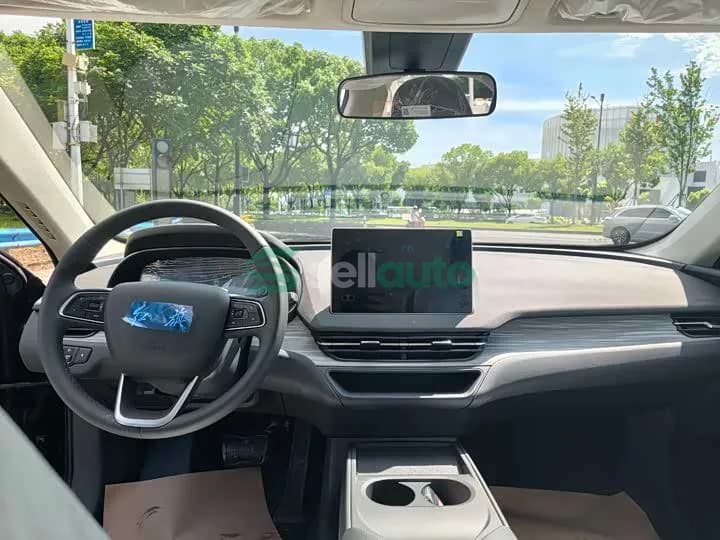 FAW Hongqi E-QM5 2025 7