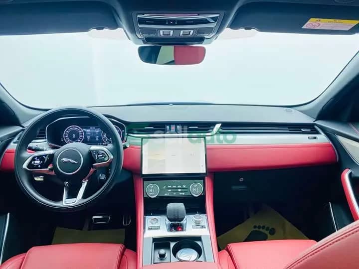 Jaguar F-PACE 2024 7