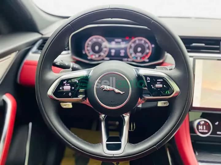 Jaguar F-PACE 2024 8