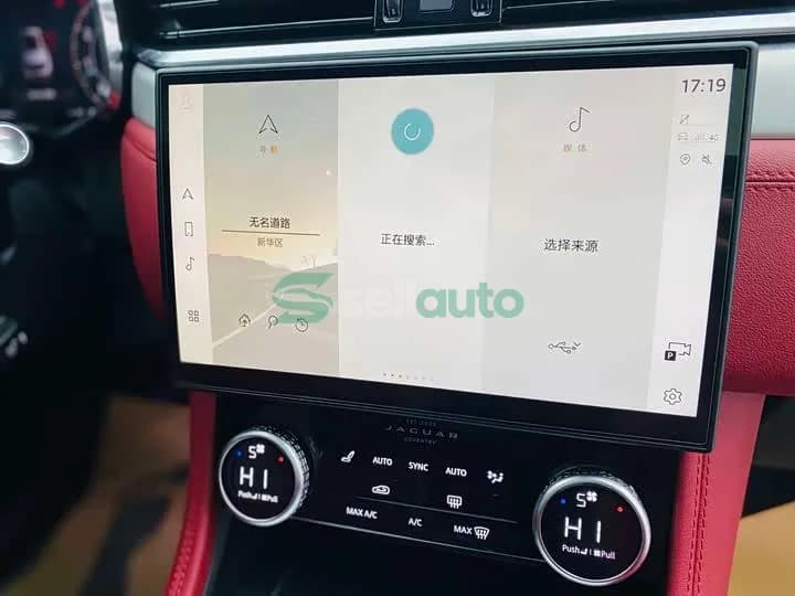 Jaguar F-PACE 2024 10