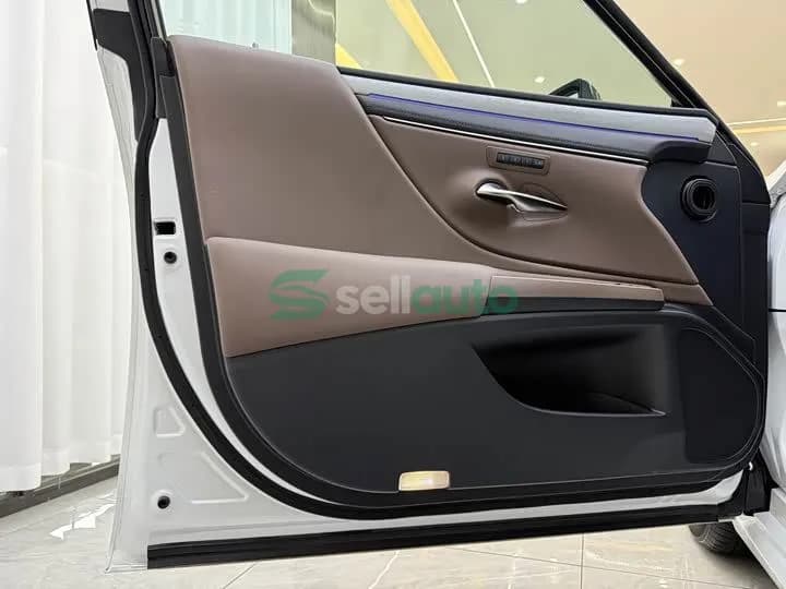 Lexus ES 2025 3