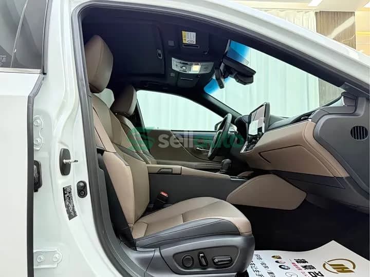 Lexus ES 2025 8