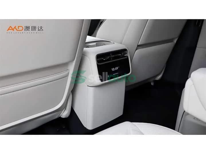 Li Auto L9 Model Livis 2026 10