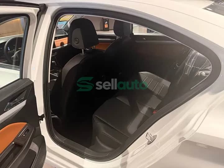 Volkswagen Bora 200TSI DSG 2026 4