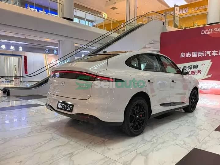 IM Motors Zhiji LS6 2026 10