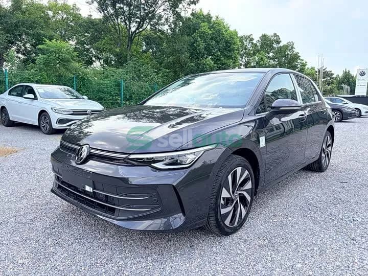Volkswagen Golf Facelift 300TSI 2025