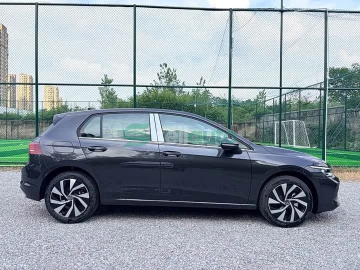 Volkswagen Golf Facelift 300TSI 2025 9