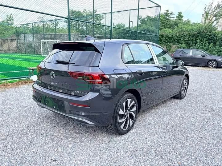 Volkswagen Golf Facelift 300TSI 2025 10