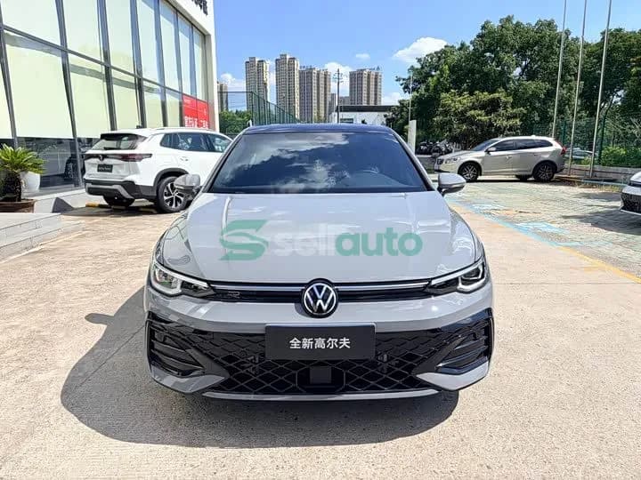 Volkswagen Golf 300TSI R-Line 2025 2