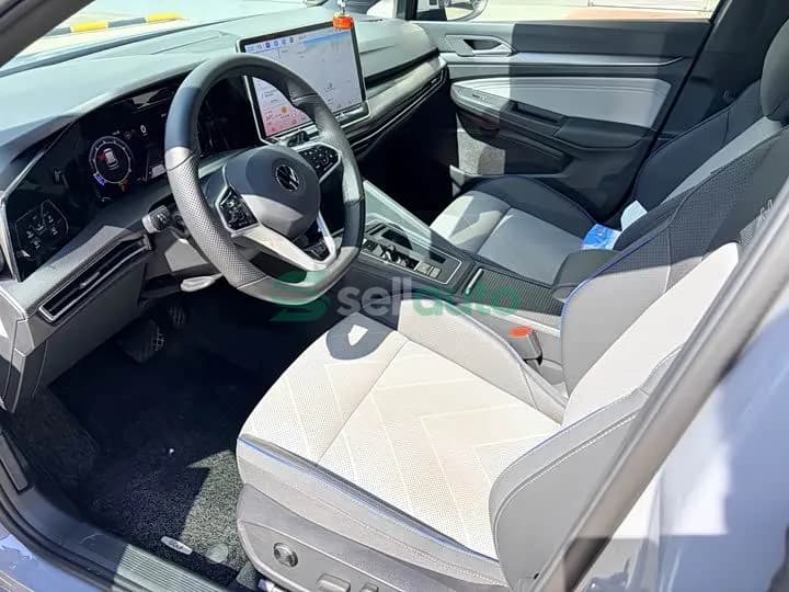 Volkswagen Golf 300TSI R-Line 2025 4