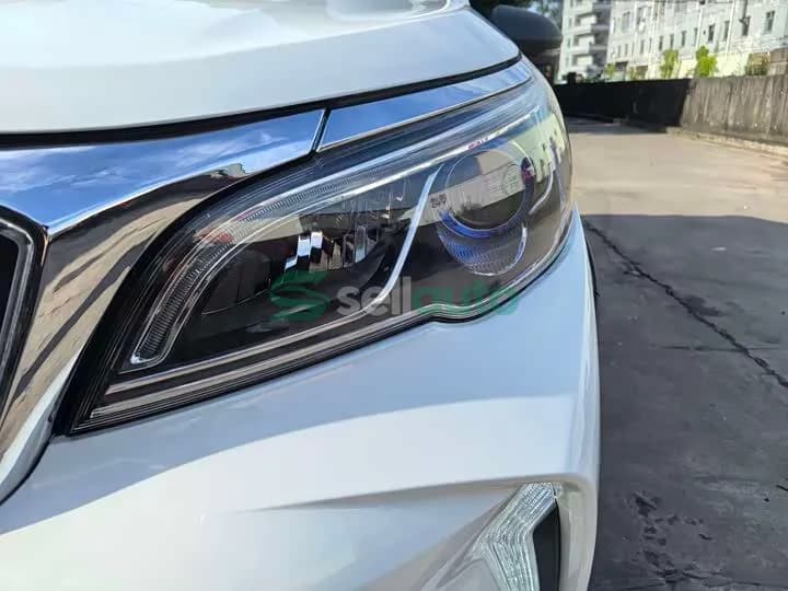 Geely Emgrand X3 2022 12