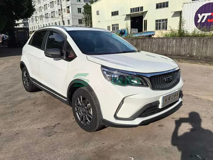 Geely Emgrand X3 2022 3