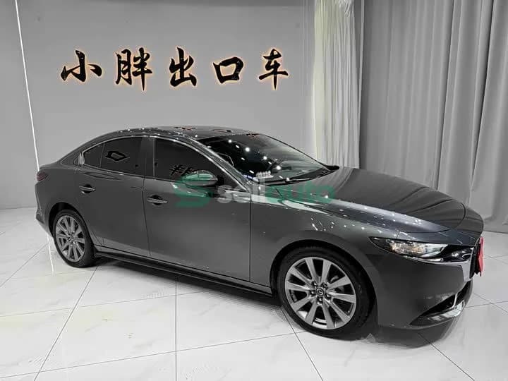 Mazda 3 Axela 2.0L 2022 3