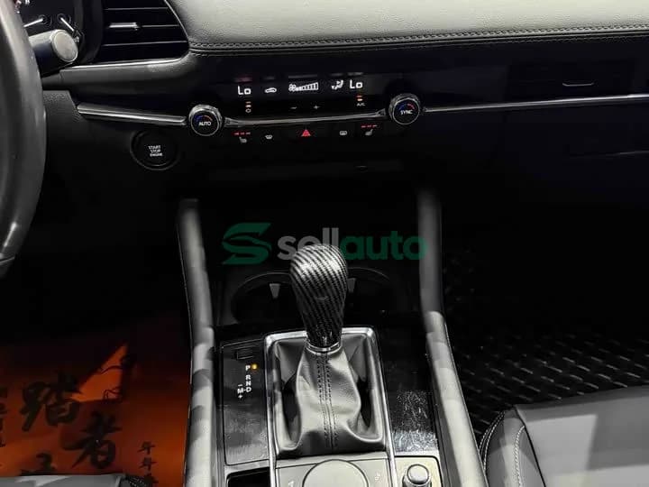 Mazda 3 Axela 2.0L 2022 9