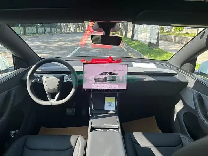 Tesla Model Y Rear-Wheel 2026 6