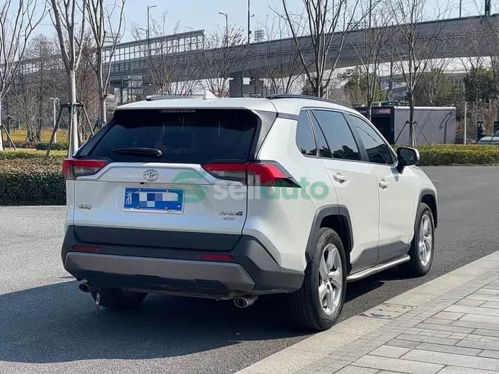 Toyota RAV4 2.0L CVT 2021 6