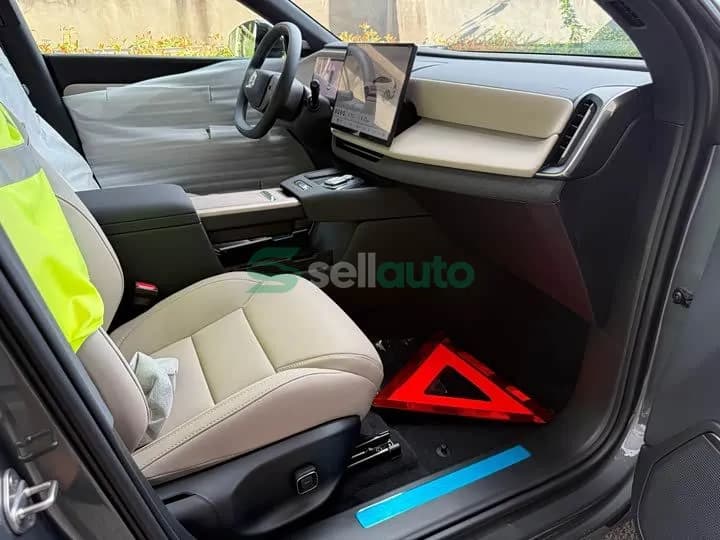 Volvo XC70 Plug-in Hybrid 2025 11