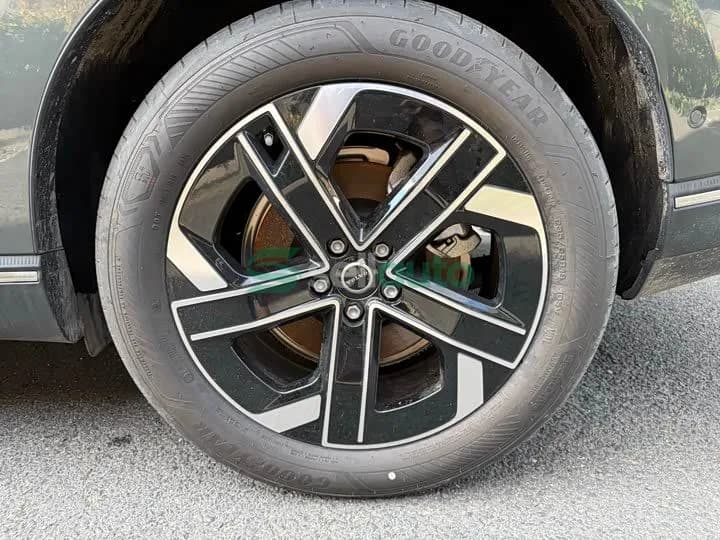 Volvo XC70 Plug-in Hybrid 2025 13