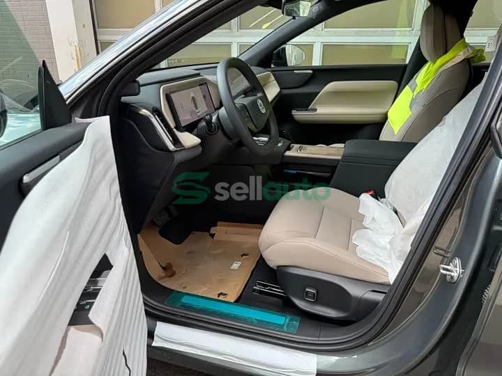 Volvo XC70 Plug-in Hybrid 2025 5