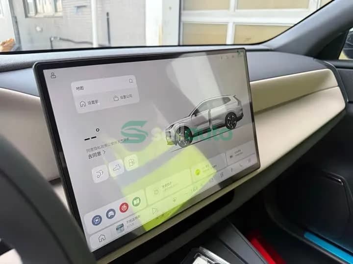 Volvo XC70 Plug-in Hybrid 2025 8