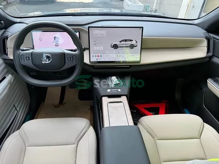 Volvo XC70 Plug-in Hybrid 2025 10