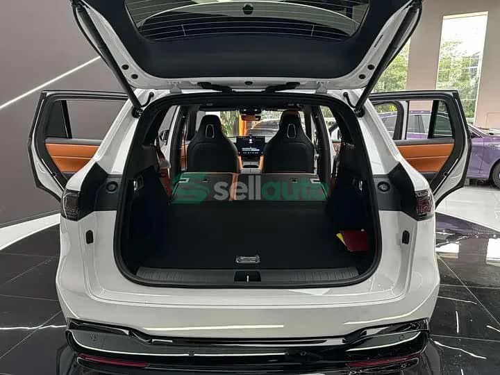 AITO Wenjie M6 Pure 2026 5