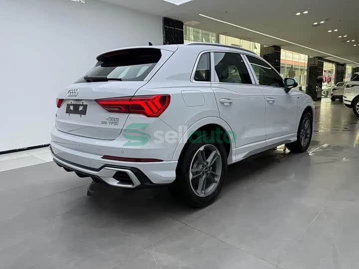 Audi Q3 2024 4