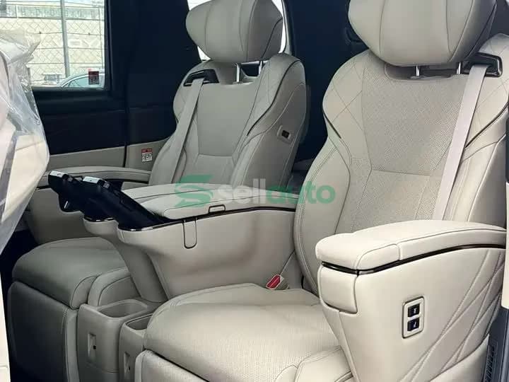 Toyota Alphard 2025 4