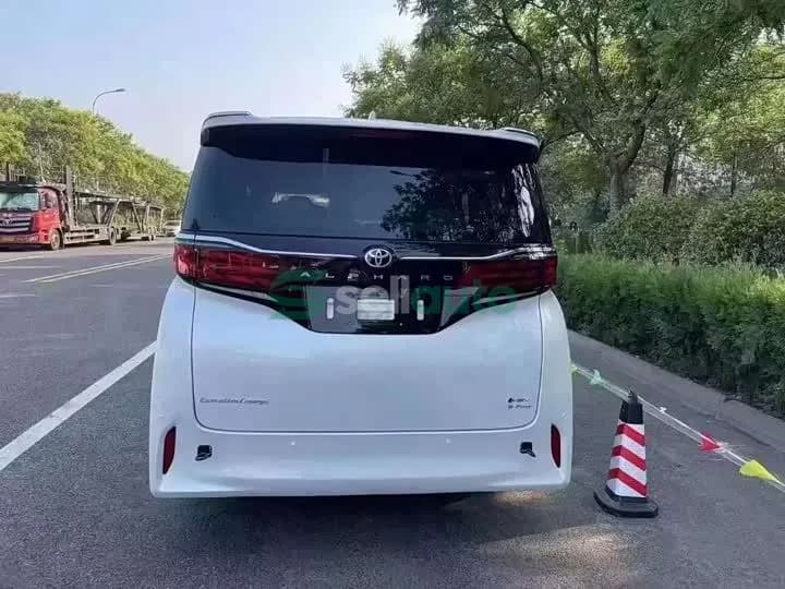 Toyota Alphard 2025 6