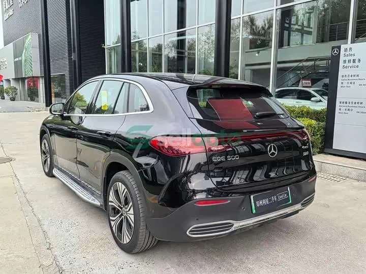 Mercedes-Benz EQE SUV 2026 3