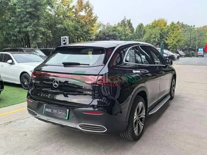 Mercedes-Benz EQE SUV 2026 4