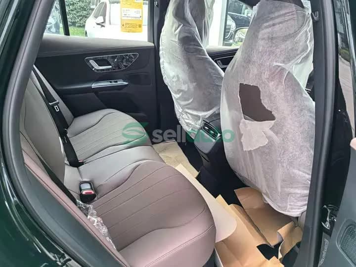 Mercedes-Benz EQE SUV 2026 8