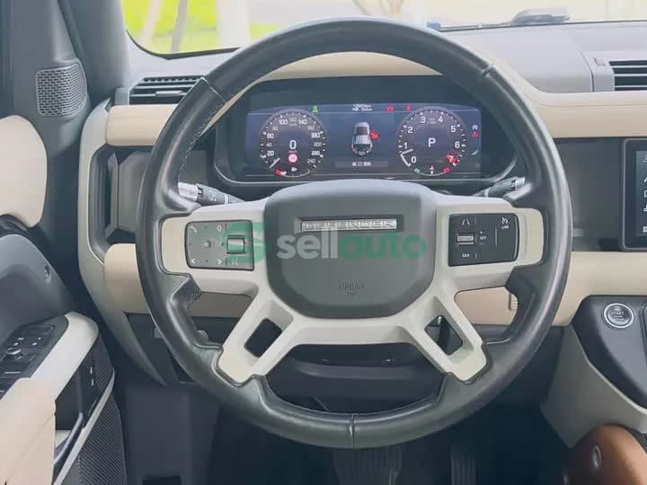 Land Rover Defender 110 P400 2021 11
