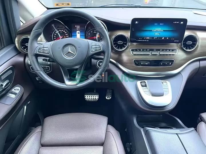 Mercedes-Benz V-Class V 260 2023 8
