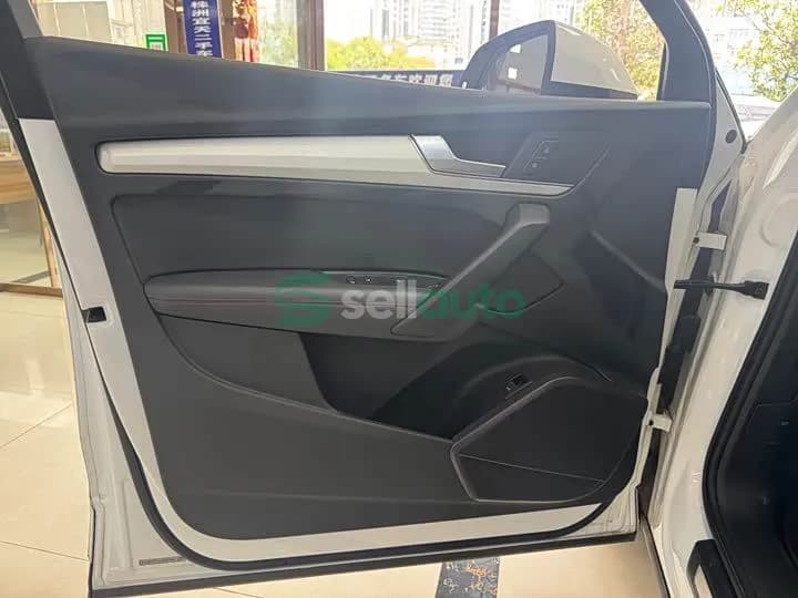 Audi Q5L 40 TFSI 2021 4