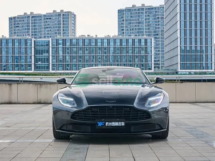 Aston Martin DB11 2021 2
