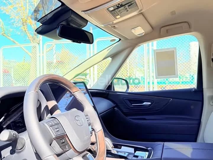 Toyota Alphard 2025 3