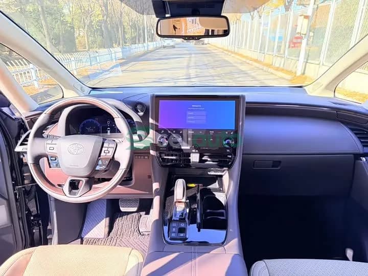 Toyota Alphard 2025 4