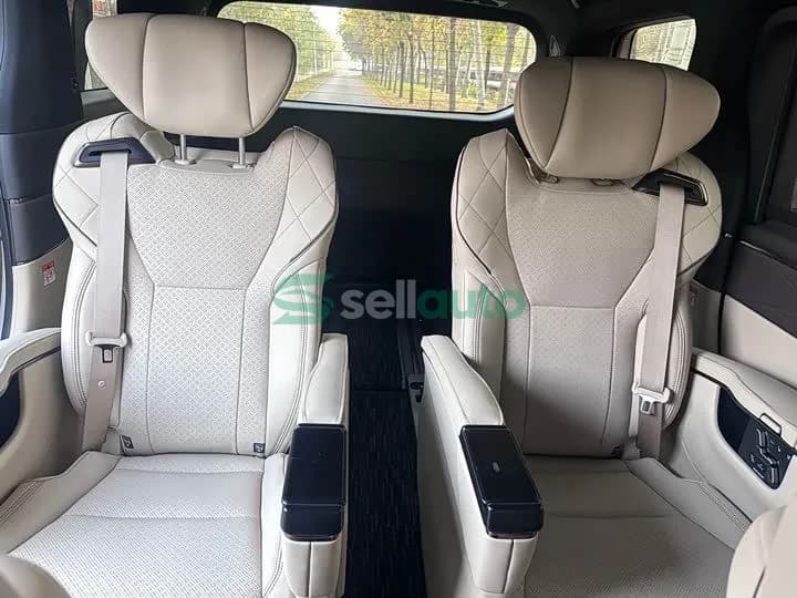 Toyota Alphard 2025 10