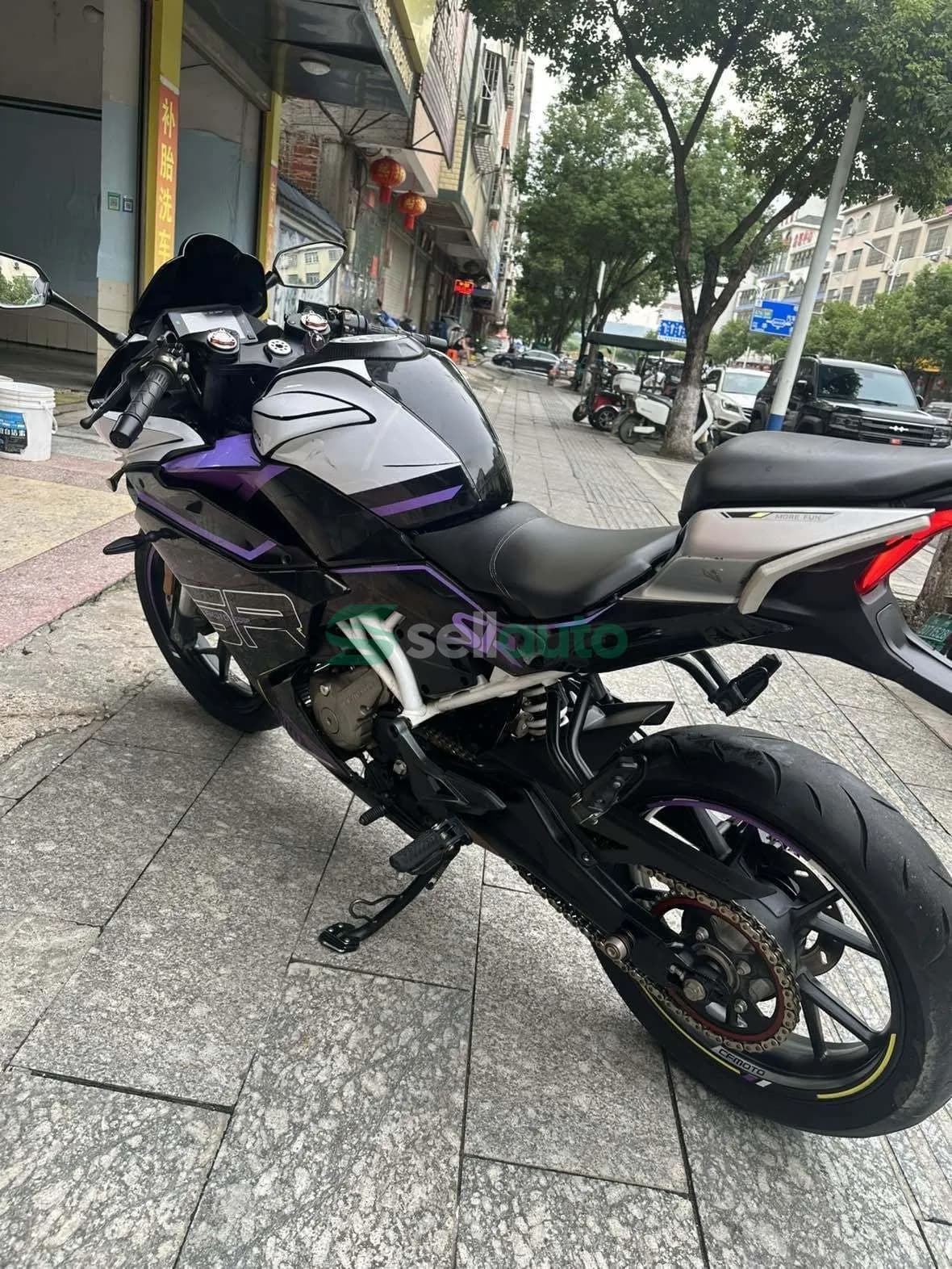 CFMOTO 250SR 2021 4