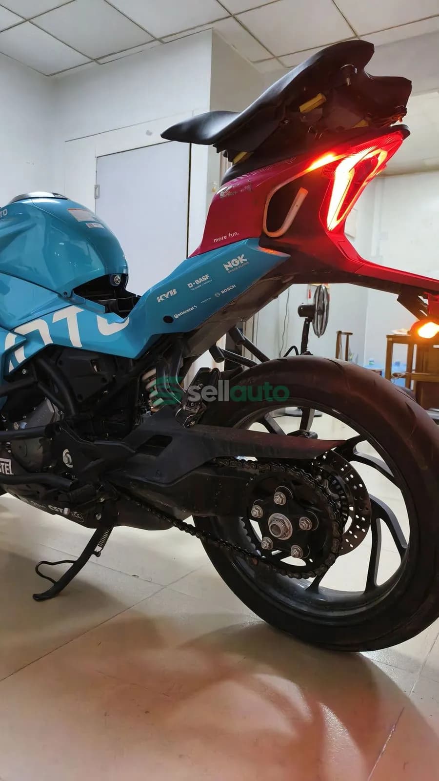 CFMOTO 250SR 2022 4