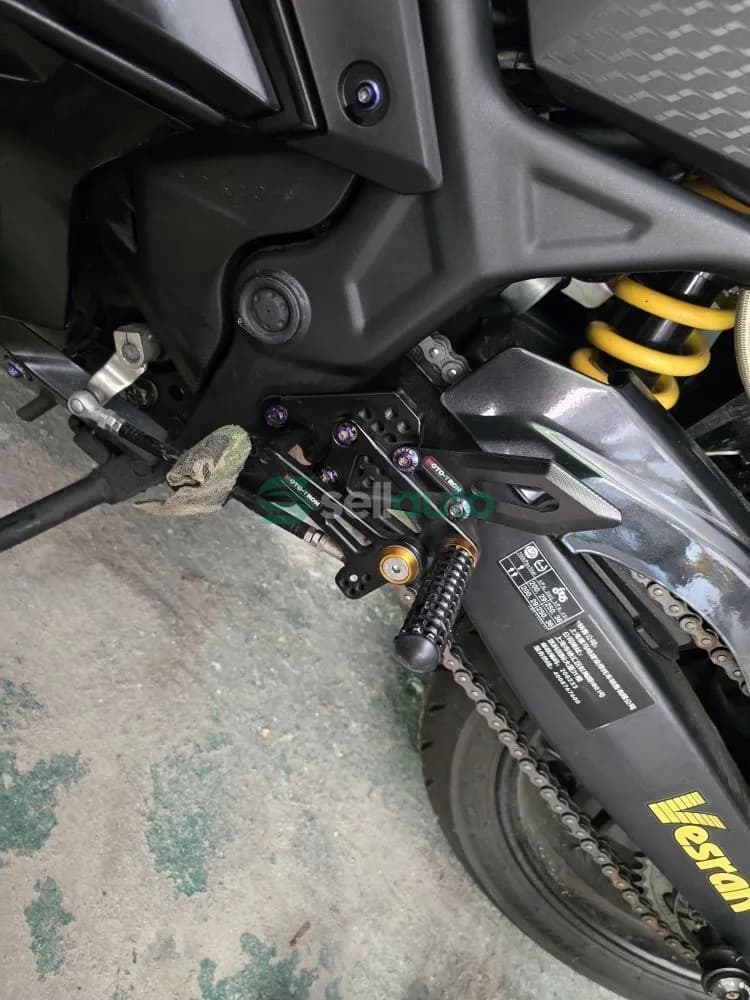 Yamaha YZF-R3 2022 4