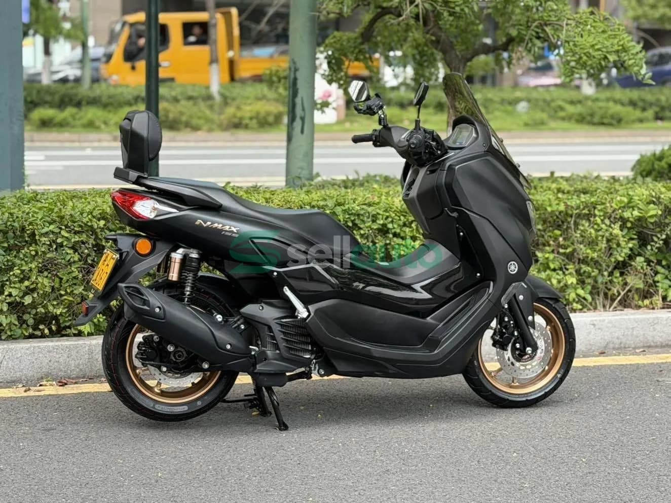 Yamaha NMAX 2022 3